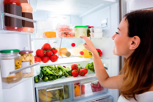 Какие продукты нельзя хранить в холодильнике? Мнение экспертов